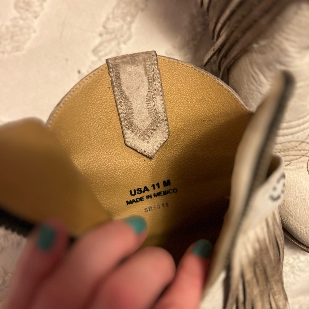 Elegant Cream vintage leather cowboy Ankle Booties - Picture 5 of 7